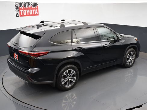 Used 2022 Toyota Highlander XLE image 24