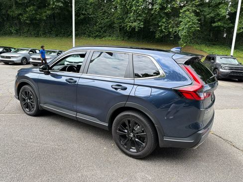 Used 2024 Honda CR-V Sport Touring image 9