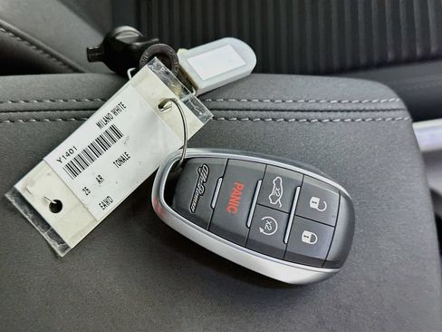 Used 2025 Alfa Romeo Tonale AWD/4WD image 36