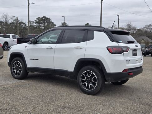 Certified 2025 Jeep Compass Trailhawk w/ Trailhawk Elite Group AWD/4WD image 13