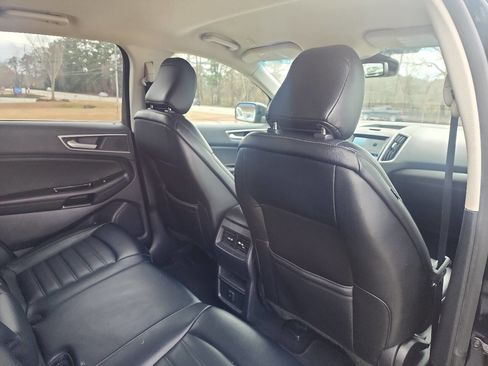 Used 2020 Ford Edge SEL image 16