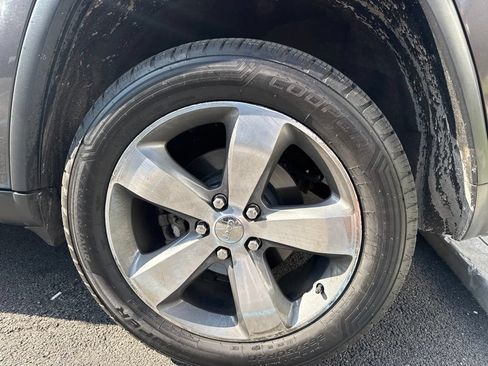 Used 2014 Jeep Grand Cherokee Limited AWD/4WD image 6