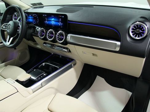 Certified 2023 Mercedes-Benz GLB 250 4MATIC image 21