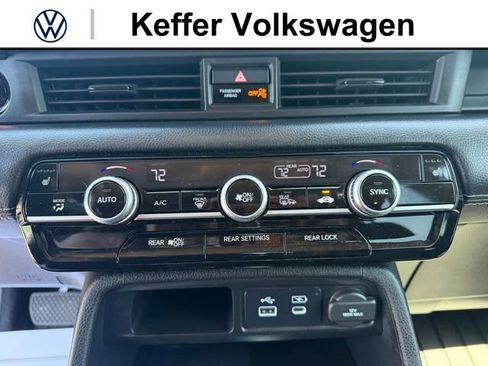 Used 2025 Honda Pilot Touring image 21