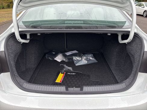 New 2026 Volkswagen Jetta SE image 12