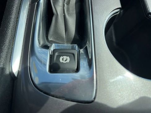 Used 2024 Chevrolet Malibu LT image 23