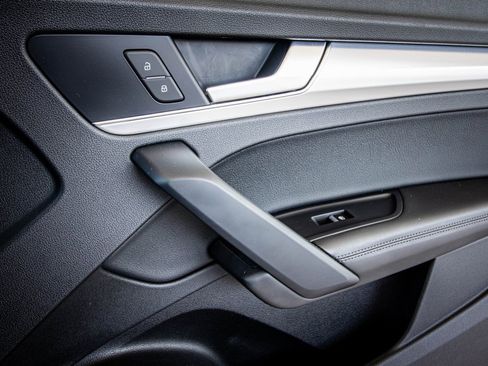 Used 2020 Audi Q5 2.0T Titanium Premium Plus w/ Premium Plus Package image 41