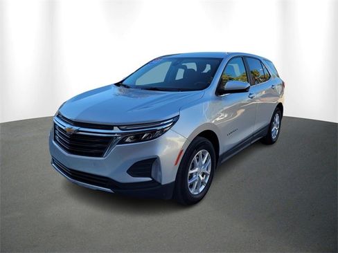 Used 2022 Chevrolet Equinox LT image 2