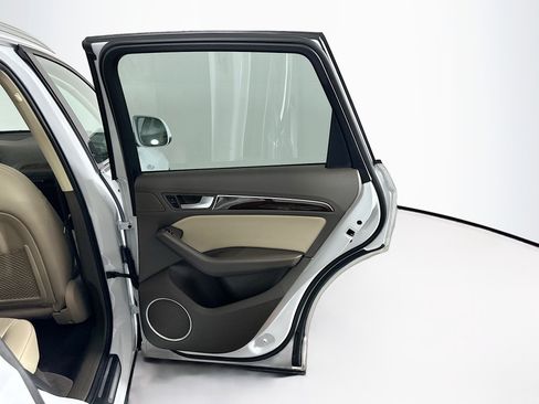 Used 2016 Audi Q5 2.0T Premium Plus w/ Technology Package image 33