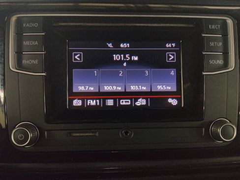 Used 2019 Volkswagen Beetle 2.0T S image 25