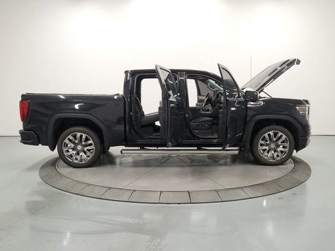 Used 2024 GMC Sierra 1500 Denali w/ Denali Reserve Package AWD/4WD image 16