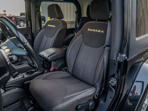 Used 2014 Jeep Wrangler Sahara w/ Connectivity Group AWD/4WD image 13
