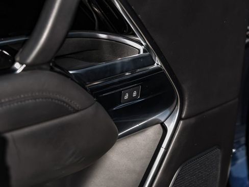 Used 2023 Land Rover Range Rover SE image 43