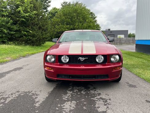 Used 2007 Ford Mustang GT RWD image 2
