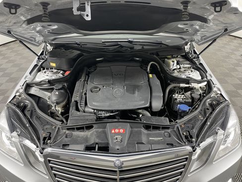 Used 2013 Mercedes-Benz E 350 4MATIC Sedan image 20
