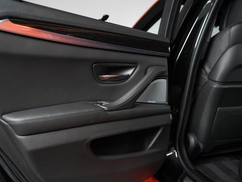 Used 2014 BMW M5 RWD image 67
