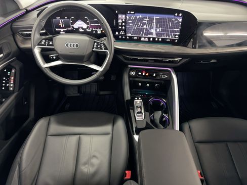 Used 2025 Audi Q5 Premium w/ Convenience Package image 27