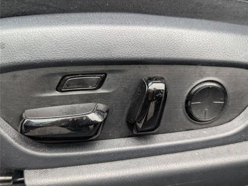 Used 2025 Lexus ES 300h w/ Technology Package image 22