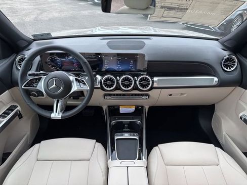 New 2026 Mercedes-Benz GLB 250 4MATIC image 11