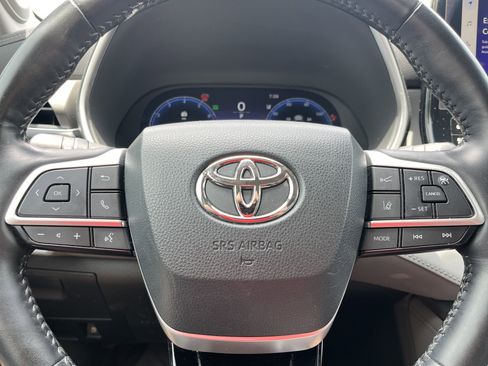 Used 2023 Toyota Highlander Limited AWD/4WD image 13