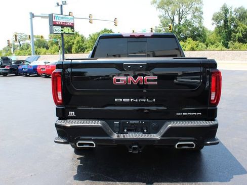 Used 2022 GMC Sierra 1500 Denali w/ Technology Package AWD/4WD image 9
