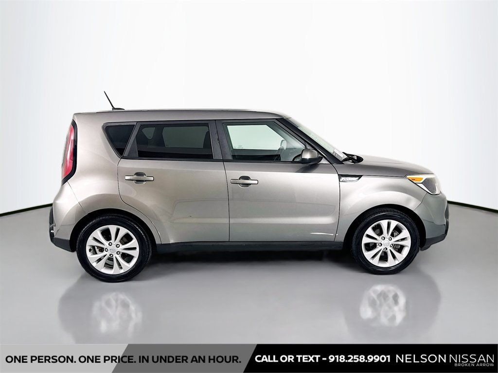 Used 2016 Kia Soul + FWD image 4
