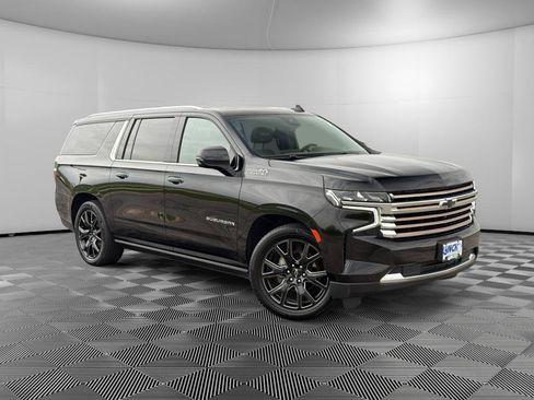 Used 2023 Chevrolet Suburban High Country AWD/4WD image 5