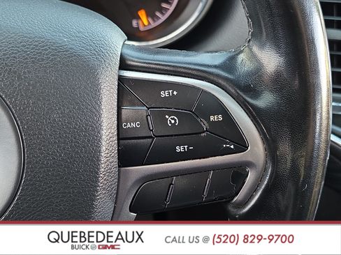 Used 2021 Jeep Grand Cherokee Laredo RWD image 14