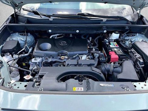 Used 2020 Toyota RAV4 XLE Premium FWD image 11