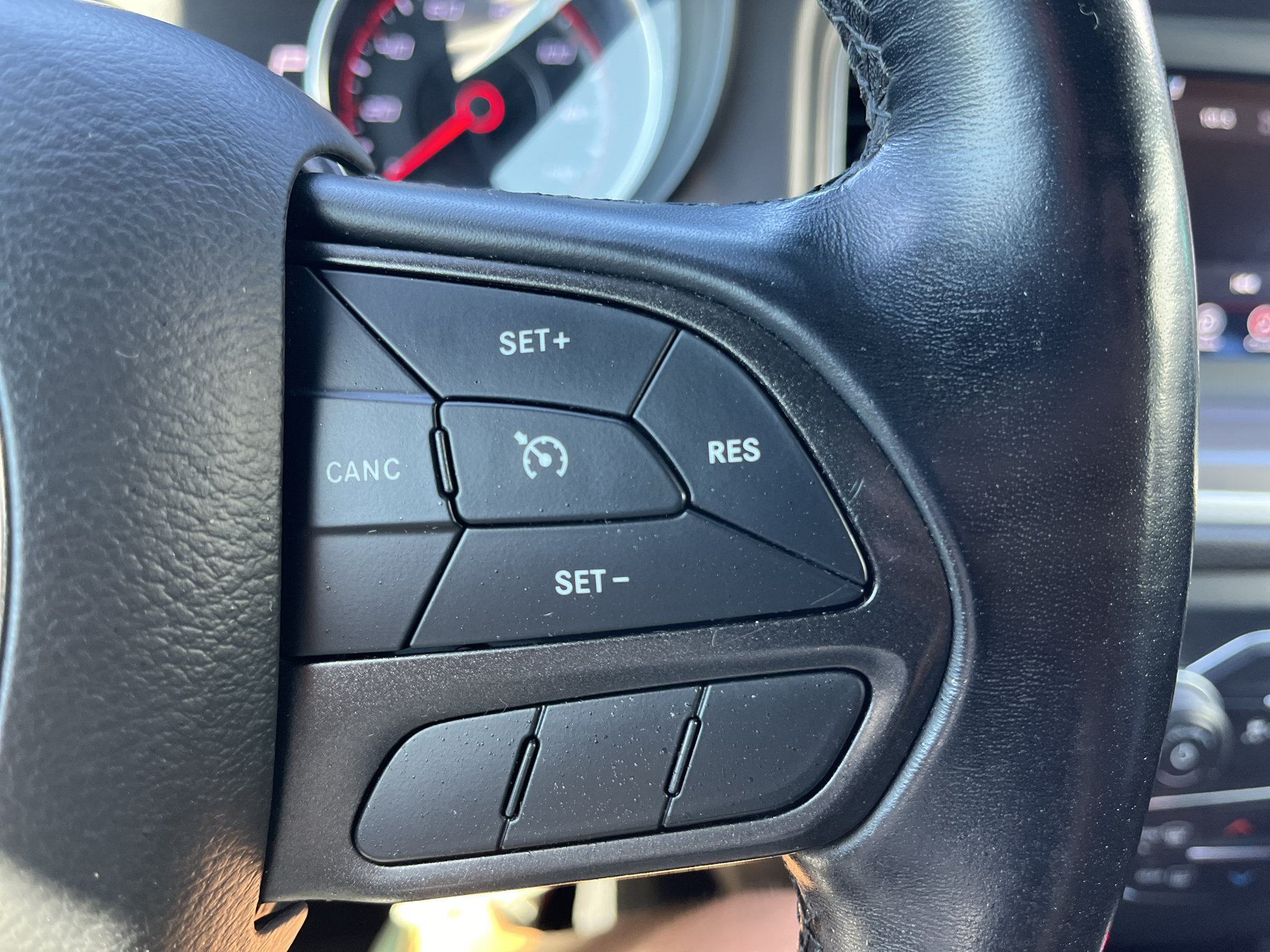 Used 2022 Dodge Charger SXT w/ Leather Interior Group RWD image 17
