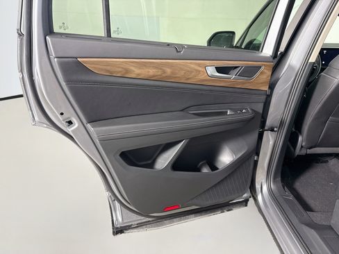 Used 2026 Volkswagen Atlas SE FWD image 26