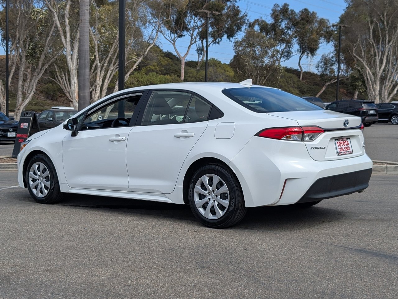 Used 2025 Toyota Corolla LE w/ Carpet Mat Package (TMS) FWD image 12