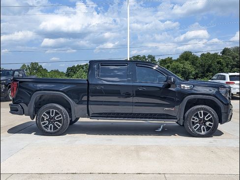 Used 2025 GMC Sierra 1500 AT4 w/ AT4 Premium Package AWD/4WD image 6
