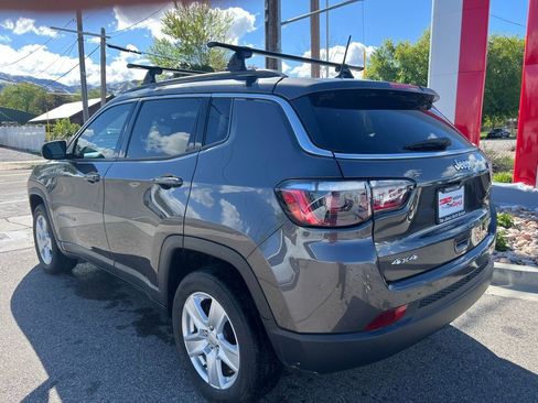 Used 2022 Jeep Compass Latitude AWD/4WD image 5