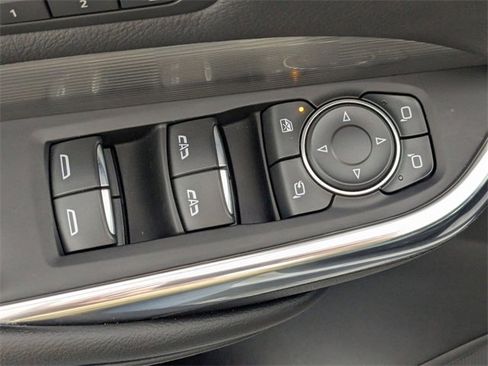 Used 2024 Cadillac XT4 Premium Luxury image 13