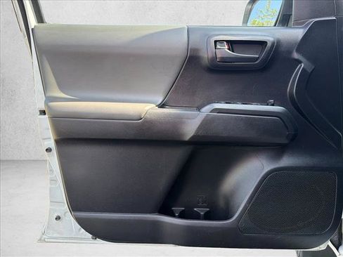 Used 2020 Toyota Tacoma SR w/ SR Convenience Package RWD image 8
