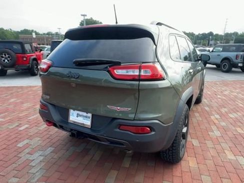 Used 2018 Jeep Cherokee Trailhawk w/ Quick Order Package 27L AWD/4WD image 2