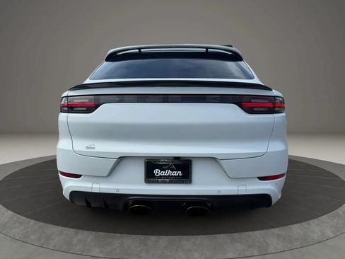 Used 2022 Porsche Cayenne Turbo AWD/4WD image 4