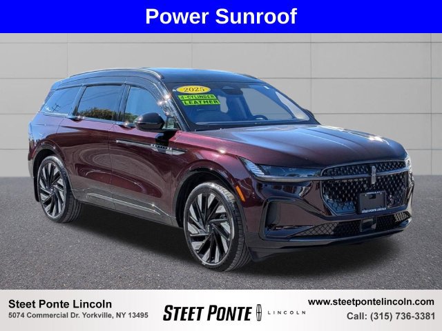 Used 2025 Lincoln Nautilus Reserve w/ Jet Appearance Package AWD/4WD image 1