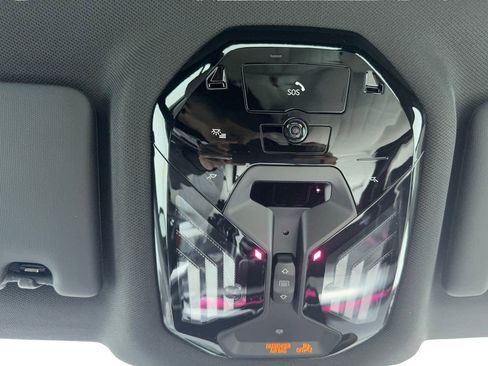 Used 2025 BMW i5 eDrive40i w/ M Sport Package RWD image 31