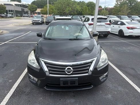 Used 2014 Nissan Altima 2.5 SV w/ Convenience Package FWD image 4