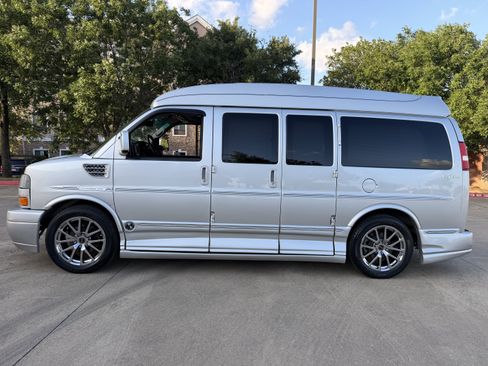 Used 2013 GMC Savana 1500 RWD image 4