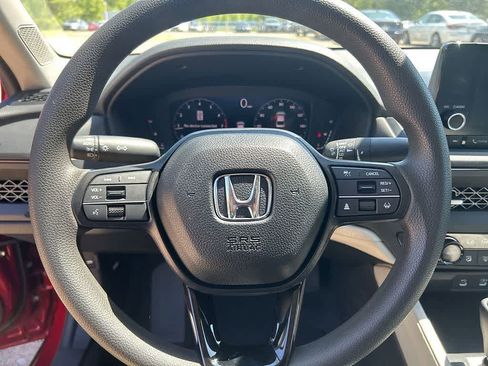 Used 2025 Honda Accord SE image 18