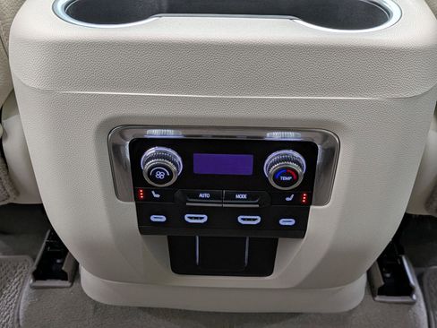 Used 2024 GMC Yukon Denali image 16