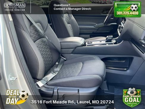 Used 2025 Nissan Pathfinder SV AWD/4WD image 23
