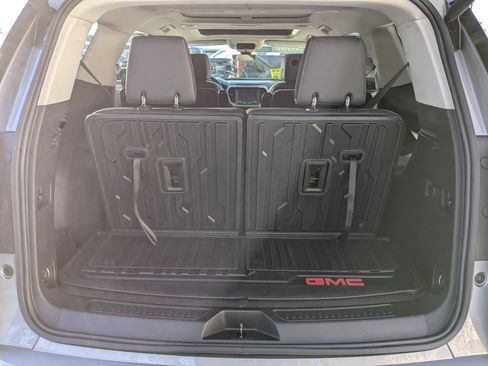 Certified 2023 GMC Acadia Denali w/ Denali Ultimate Package image 33