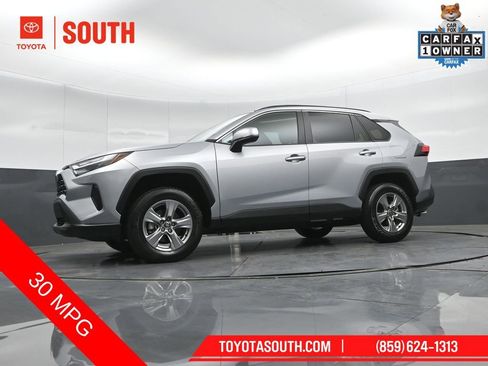 Used 2025 Toyota RAV4 XLE image 41