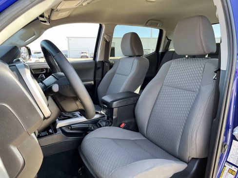 Used 2023 Toyota Tacoma SR5 w/ Technology Package image 22