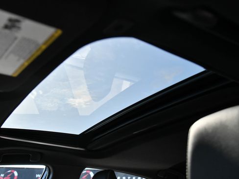 Used 2025 Toyota Camry SE image 37