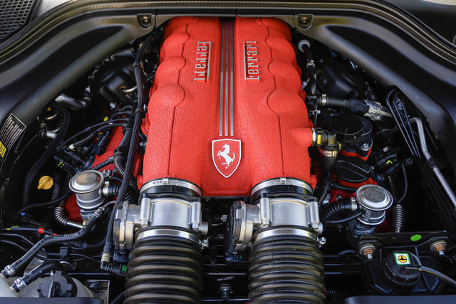 Used 2013 Ferrari California RWD image 27